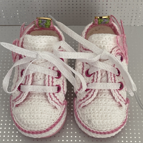 Babyschuhe Turnschuhe Sneaker gehäkelt weiß mit pink lila grün