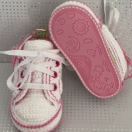 Babyschuhe Turnschuhe Sneaker gehäkelt weiß mit pink lila grün