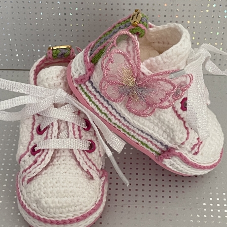 Babyschuhe Turnschuhe Sneaker gehäkelt weiß mit pink lila grün