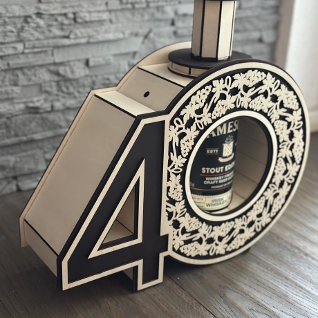 Jubiläums-Weinbox – Handgemachte Eleganz für jeden Meilenstein