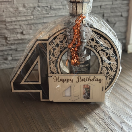 Jubiläums-Weinbox – Handgemachte Eleganz für jeden Meilenstein