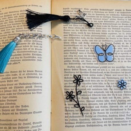 Lesezeichen - Acryl - Outline Schmetterling Blume blau schwarz