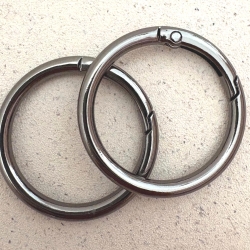2x Rundkarabiner schwarz-silber 40mm / 32mm Taschenring