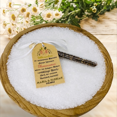 Blühende Samen im Reagenzglas: Personalisiertes Gastgeschenk