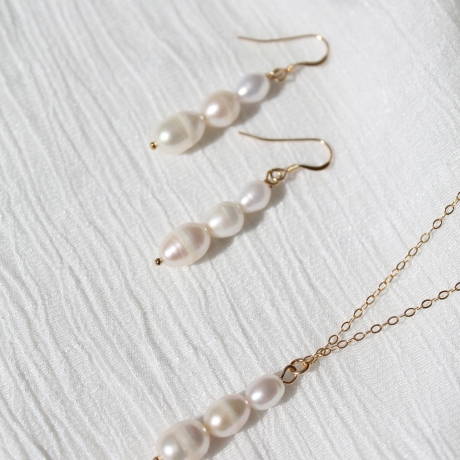 Marigria Jewelry - Perlen-Ohrhänger „Três“