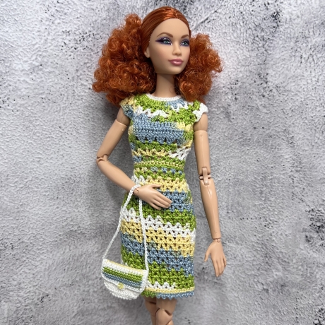 Buntes Puppenkleid und Zubehör für 1:6 Puppen (Barbie, Steffi)