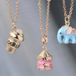 Kette Charm Karussell vergoldet mit Emaille