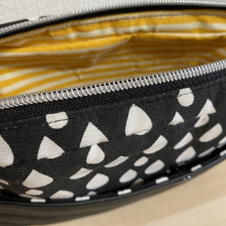 Handmade Crossbodybag Tasche schwarz weiß Regentropfen kaufen