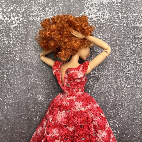 Rotes Puppenkleid und Zubehör für 1:6 Puppen (Barbie, Steffi)