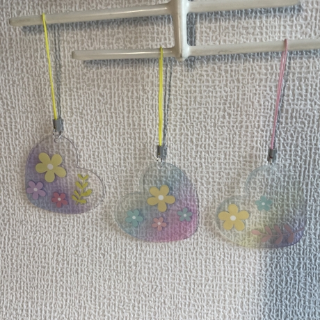 Taschenanhänger oder Deko - Pastell - Blüten- Herzanhänger 