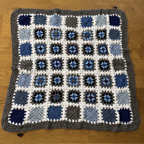 Gehäkelte Granny Square Kniedecke- Kinderdecke - 16 -