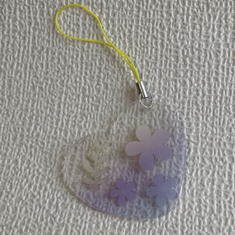 Taschenanhänger oder Deko - Pastell - Blüten- Herzanhänger 