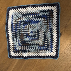 Gehäkelte Granny Square Kniedecke- Kinderdecke - 17 -