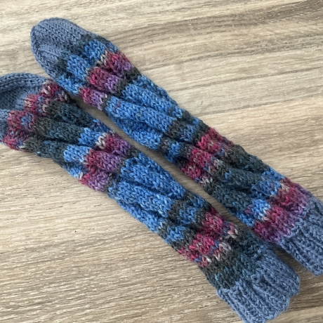 Stricksocken Gr. 19 - 25 - Spiralsocken - Socken handgestrickt