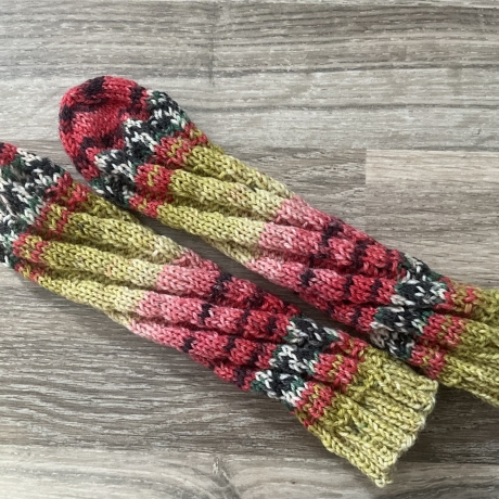 Stricksocken Gr. 19 - 25 - Spiralsocken - Socken handgestrickt