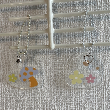 Taschenanhänger oder Deko - Pastell Pilz Herzanhänger Holo