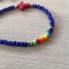 Farbenfrohe Kinderkette mit Kreuz und bunten Rocailles