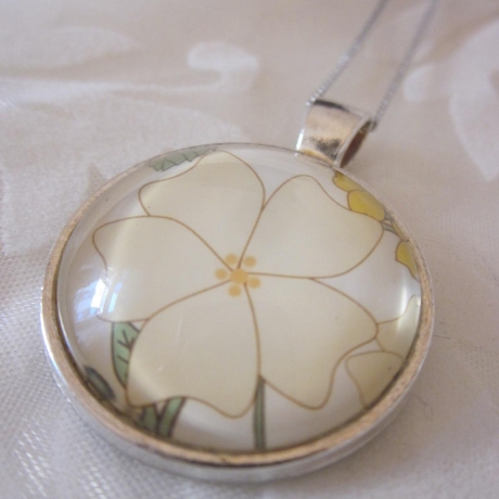 Cabochon-Anhänger mit Kette Motiv Blume gelb Fleur