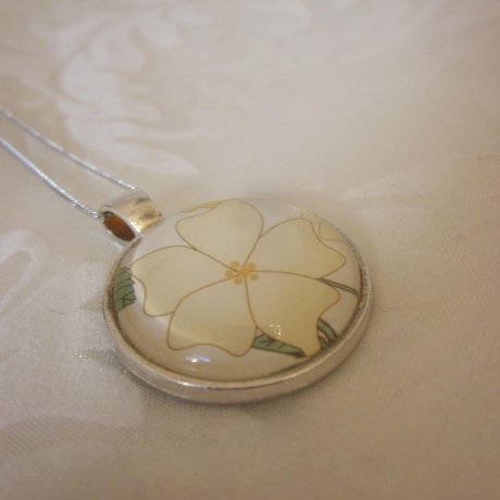 Cabochon-Anhänger mit Kette Motiv Blume gelb Fleur