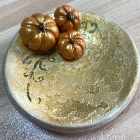 Handgemachte Schale aus Modelierton Kürbis Gold mini kaufen