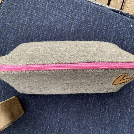 Kosmetiktasche - Schminktäschen - Kulturtasche aus Wollfilz grau