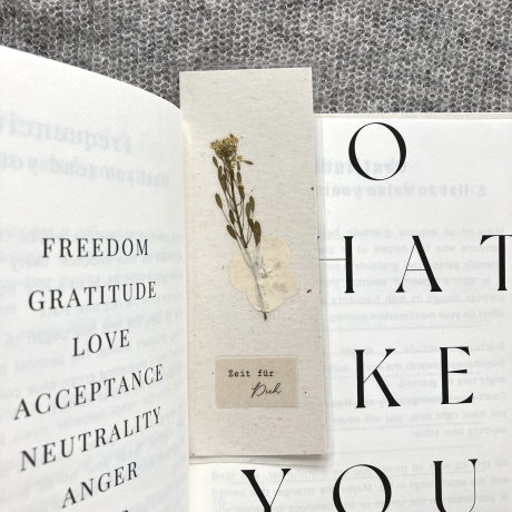 Zeit für Dich • Lesezeichen mit gepressten Blumen 