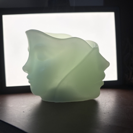 Handmade Gesichter-Vase aus Resin Dekoration im modernen Design