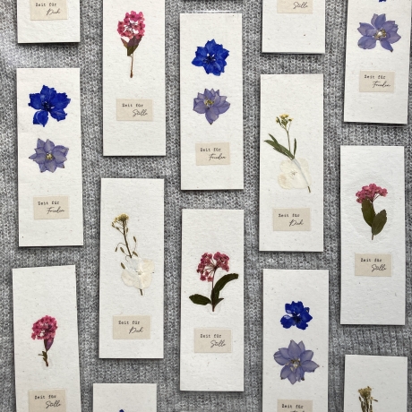 Zeit für Dich • Lesezeichen mit gepressten Blumen 