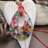 Anhänger mit Blüten und Kordelkette 45 + 5 cm handgefertigt 