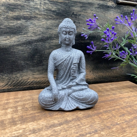 Handgefertigte Buddha Figur aus Naturstein/Sand/Harz