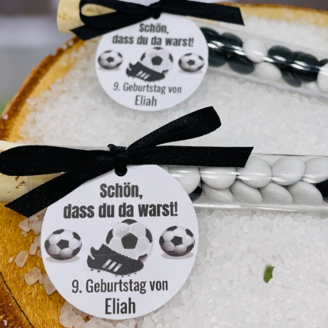 Gastgeschenk für den Kindergeburtstag mit Fussball Motiv