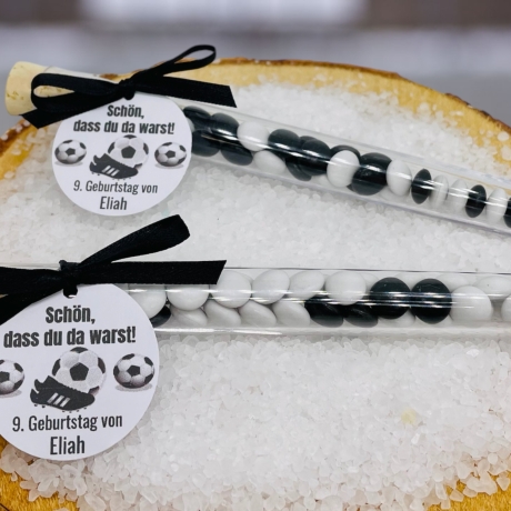 Gastgeschenk für den Kindergeburtstag mit Fussball Motiv