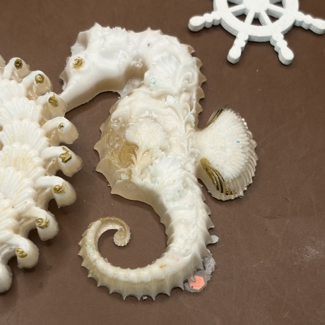 Seepferdchen maritime Deko Edel weiß Goldfarben mit Anhang 