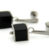 Onyx-Würfel-Edelstahlstecker mit eckigen Edelstahl-Scheiben