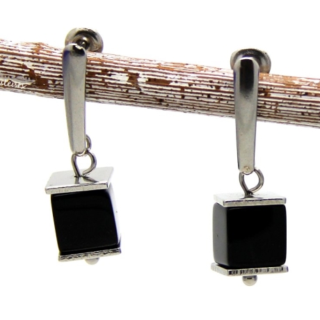 Onyx-Würfel-Edelstahlstecker mit eckigen Edelstahl-Scheiben