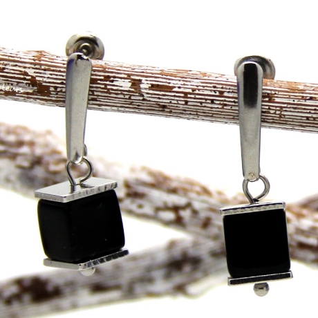 Onyx-Würfel-Edelstahlstecker mit eckigen Edelstahl-Scheiben