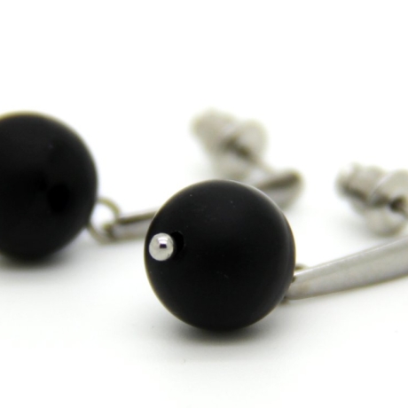 Onyx-Kugel-Edelstahlohrstecker in Schwarz, eingehängtes Element