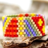 Miyuki-Delica-Glasperlen-Bandring in Kunterbunt und Goldnuance