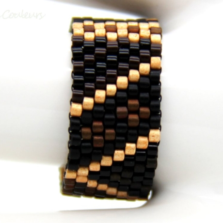 Delica-Glasperlen-Ring in Gold-, Schwarz- und Braun-Nuancen