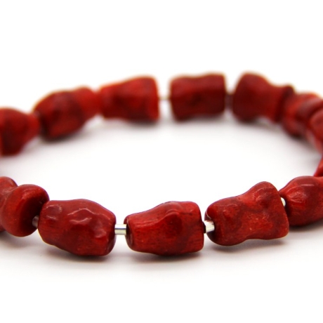 Korallen-Nuggets-Armband (elastisch) in Rot mit Edelstahlzylinder