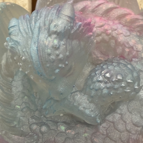 Mystische Fantasy-Dekoration in schimmernden Pastellfarben