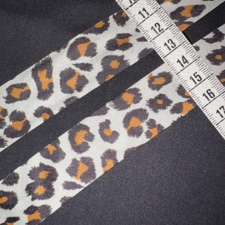 2m Schrägband Leo-Design 25 mm ecru - natur vorgefalzt