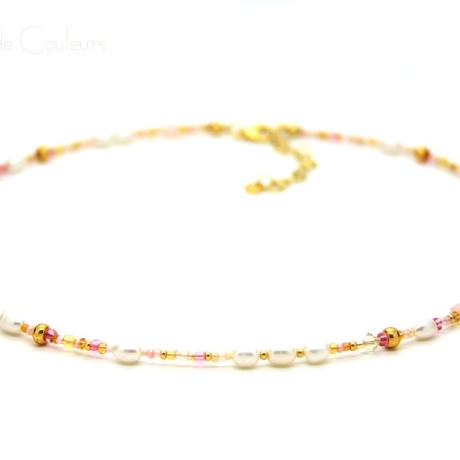 Süßwasserperlen-Halskette in Weiß mit Rocailles in Rosa und Gold