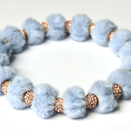 Luxuriöse Perlenkette für Hunde in Blau: Teddy Plüsch Halskette