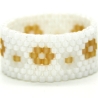 Miyuki-Delica-Glasperlen-Ring in Weiß und Goldbraun mit Blüten