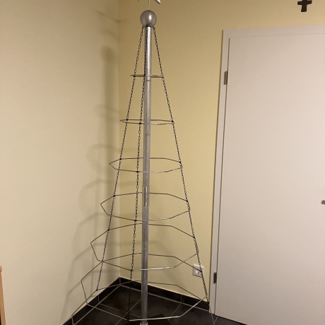 Weihnachtsbaum handgefertigt aus Holz und Metall 230 cm hoch 