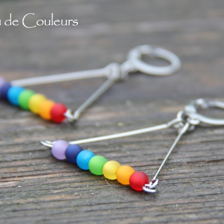 Polaris-Kugeln-Edelstahlcreolen in leuchtenden Regenbogenfarben