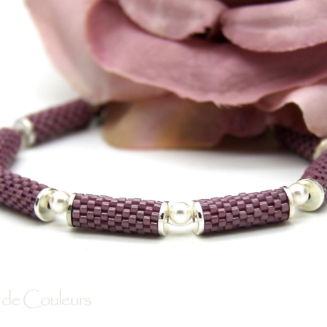 Armband aus Delica-Glasperlen in Mauve in Peyotestitch-Technik