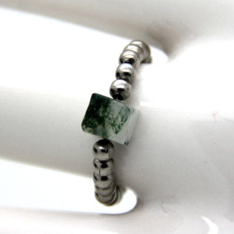Edelstahl-Kugelring in Silber mit einem Baumachat-Würfel