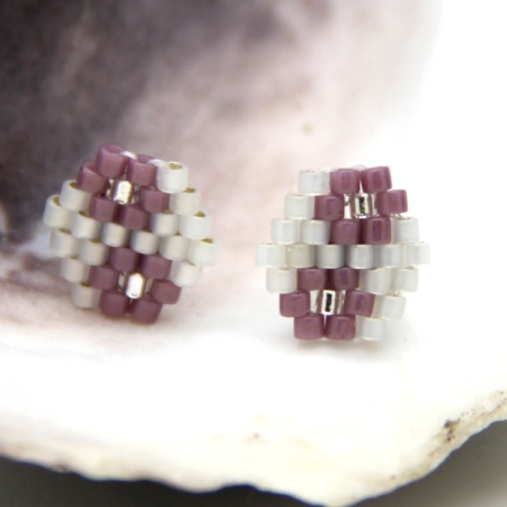 Miyuki-Delica-Glasperlen-Ohrstecker (Edelstahl) in Mauve und Weiß